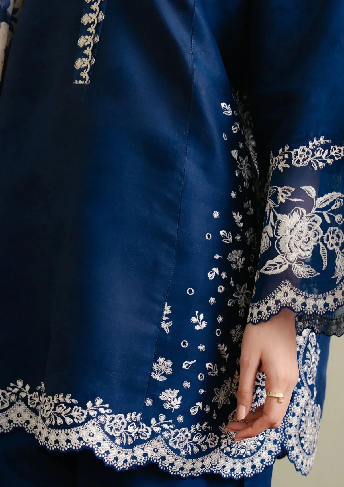 JAZMIN-3PC DHANAK EMBROIDERED SUIT GUL18